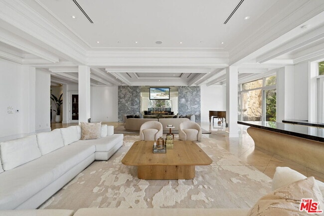 Building Photo - 360 Trousdale Pl