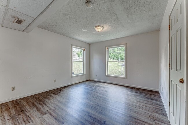 Foto del edificio - 717 Naomi St