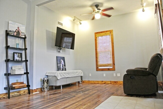 Foto del edificio - 1104 West Taylor Street