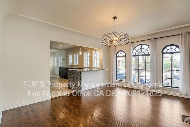 Foto del edificio - 5049 Pickford St