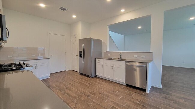 Building Photo - 304 Redonda Dr