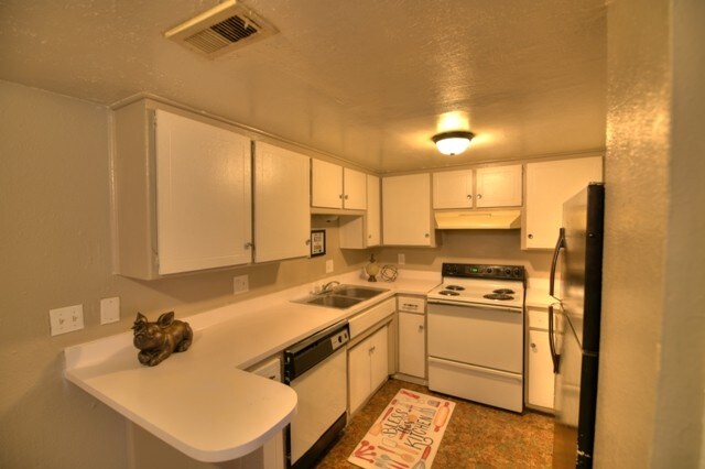 Building Photo - Beautiful 2 Bed 2 Bath Apartment!