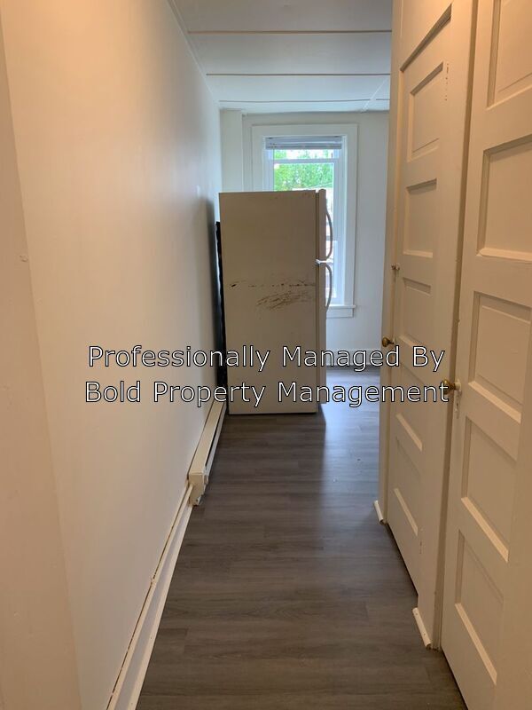 Building Photo - Studio Apartment