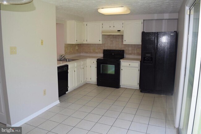 Building Photo - 9429 Royal Path Cove
