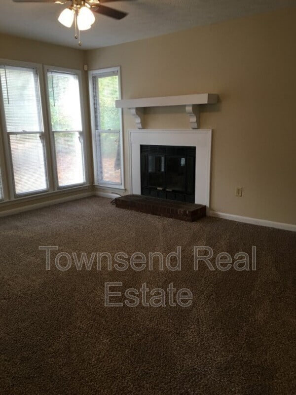 Building Photo - 7045 Candlewood Dr