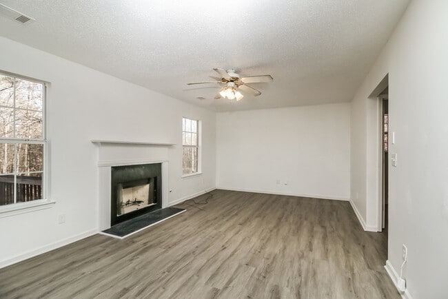 Building Photo - 195 Cinnamon Oak Cir