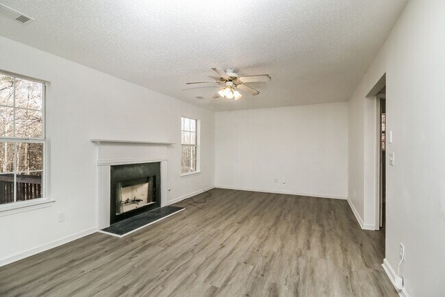 Foto del edificio - 195 Cinnamon Oak Cir
