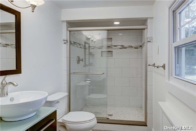 Foto del edificio - 464 Montauk Hwy