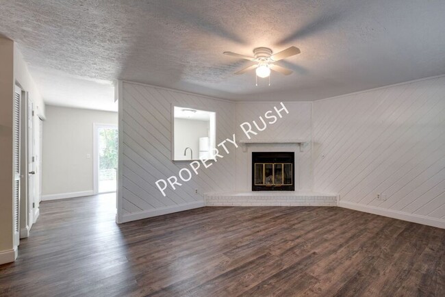 Foto del edificio - 4326 Worsham Ave. - Charming 3 bed/2 full ...