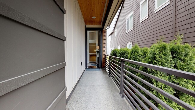 Building Photo - Issaquah highlands 5 bedroom plus Den and 5.5 bathroom newer home with a lot of amenities!!!  A m...