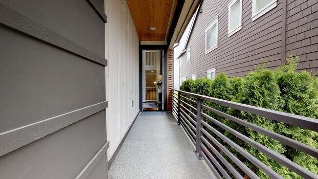 Foto del edificio - Issaquah highlands 5 bedroom plus Den and 5.5 bathroom newer home with a lot of amenities!!!  A m...