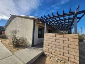 Building Photo - 73502 Sunnyvale Dr