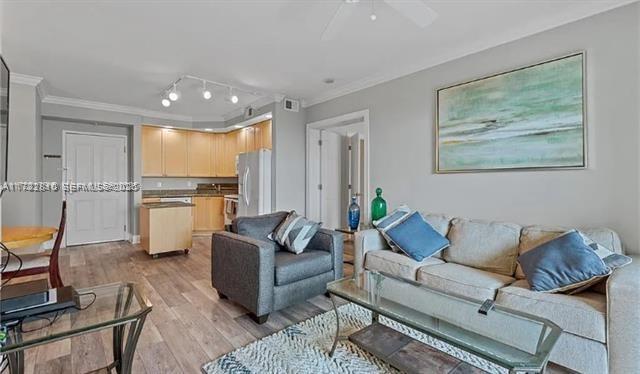 Foto del edificio - 2825 Palm Beach Blvd