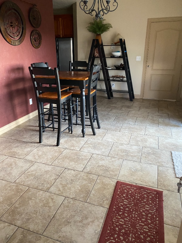 Building Photo - 2560 Woodhill Way