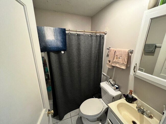 Building Photo - 2 Bedroom Home located across from KSU Campus