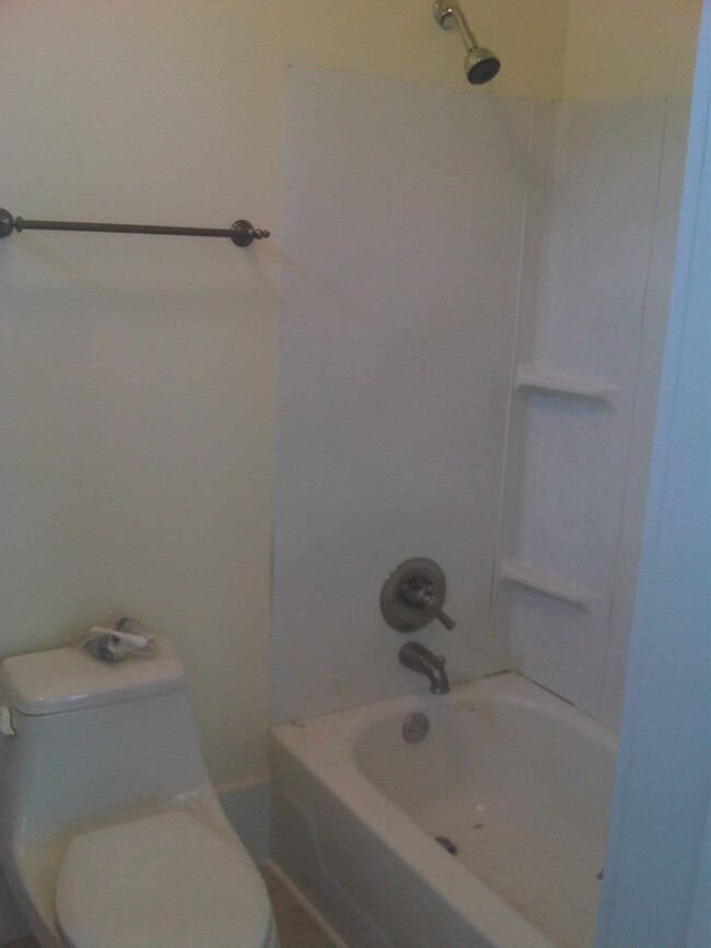 Building Photo - 936 Hickman Rd