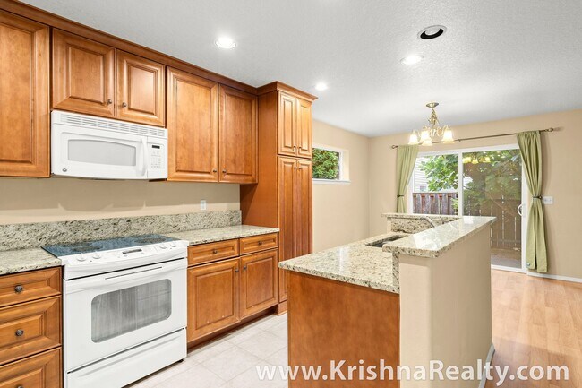 Building Photo - Beautiful 3BD* 2.5 BA* + Loft, Orenco Gard...
