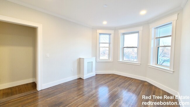 Building Photo - 111 Park Dr