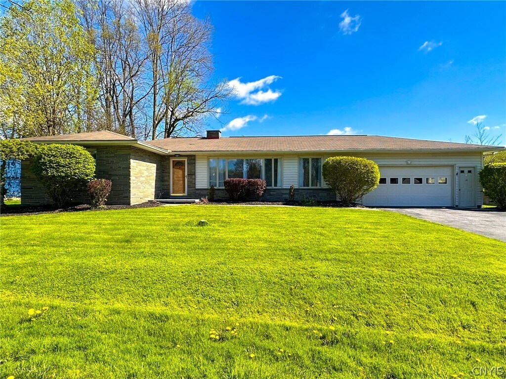 Primary Photo - 14 Wheatley Cir