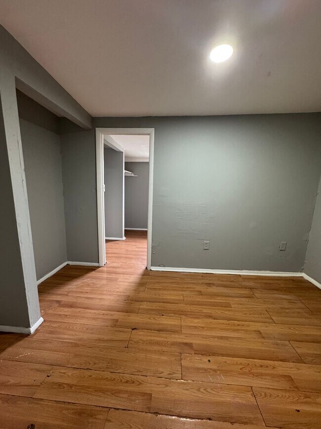 Building Photo - 844-846-846 N 7th St