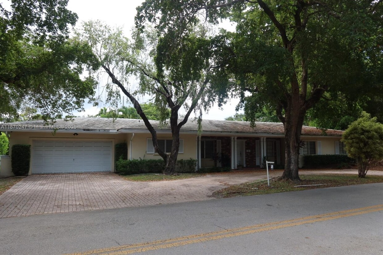 Foto principal - 189 Edgewater Dr