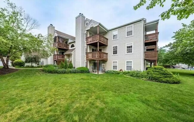 Outside - 1360 Cedarwood Dr