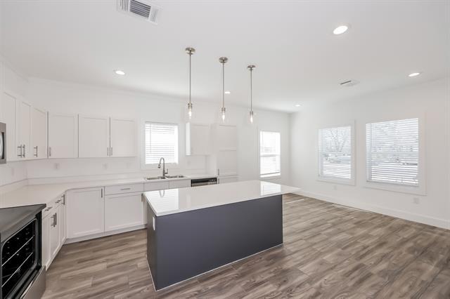 Foto del edificio - 1605 Daniel Dr