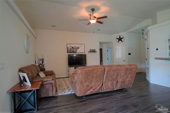 Foto del edificio - Popular Floor Plan, Almost New Home in Woo...