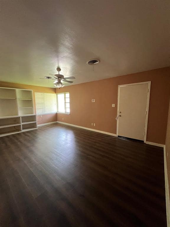 Building Photo - 2704 Cedar Dr