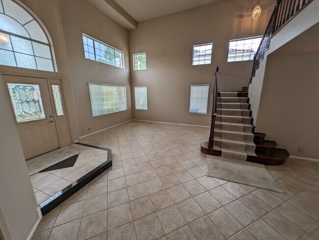 Foto del edificio - 2704 N Ontario Dr