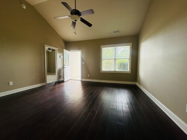 Foto del edificio - 116 Harding Ln
