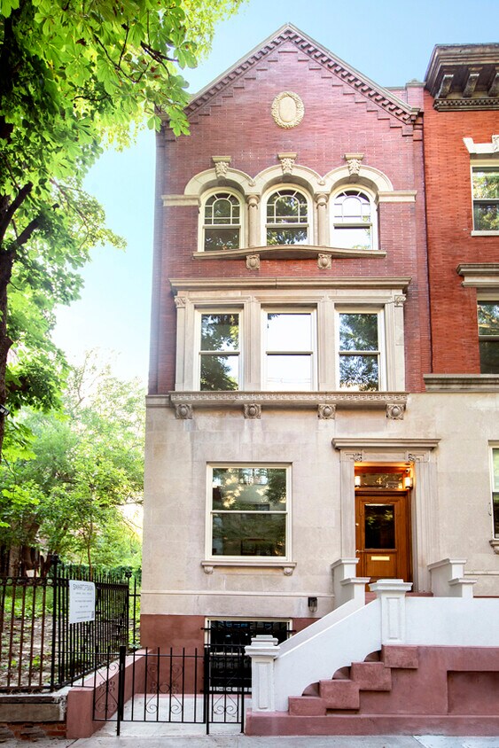 Primary Photo - 4 Hamilton Terrace