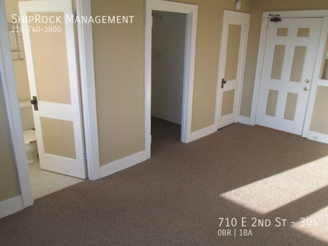 Building Photo - Hollywood Apartments #304