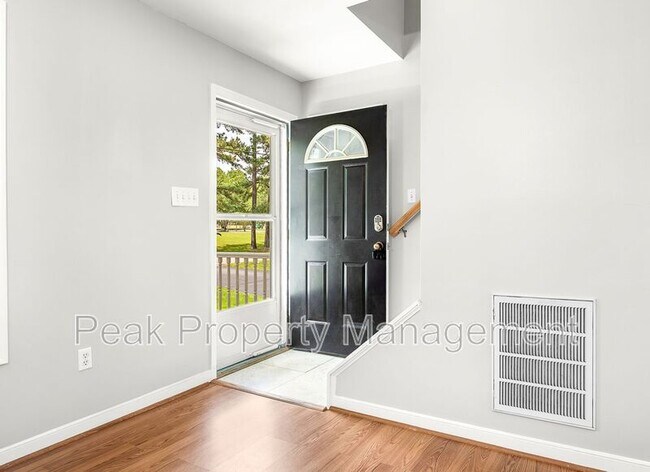 Foto del edificio - 9731 Salem Church Rd