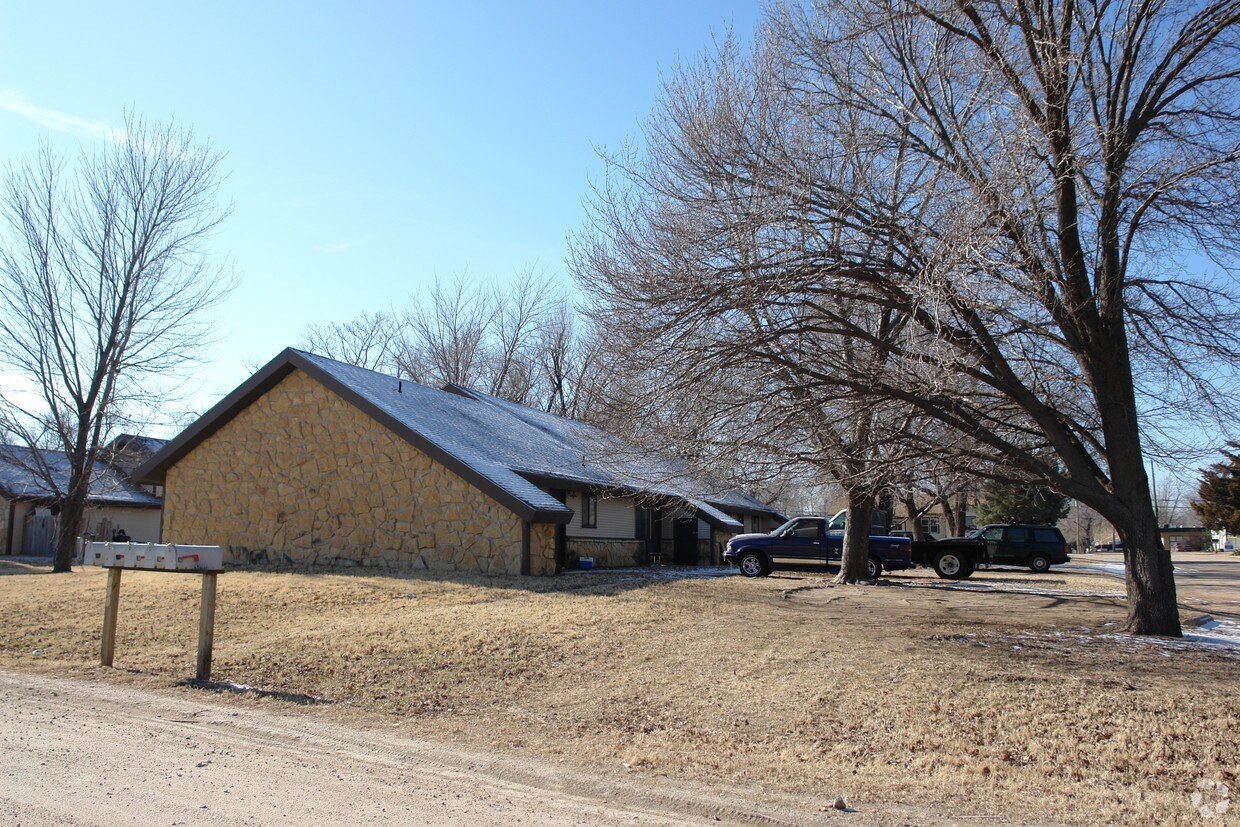 Primary Photo - 3041 N Jackson Ave