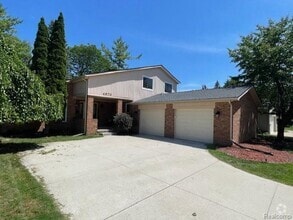 Building Photo - 4970 Foxcroft Dr