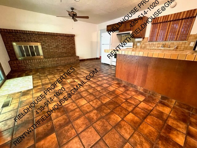 Building Photo - 1760 Foothill Dr