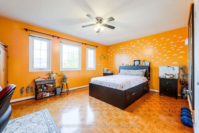 Photo du bâtiment - 89 Woodlot Cres