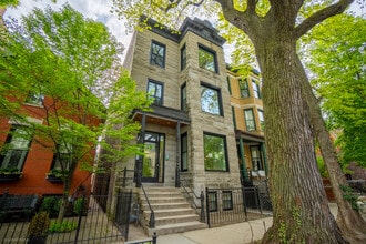 Building Photo - 2113 N Kenmore Ave