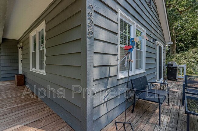 Photo - 235 Mohawk Dr House