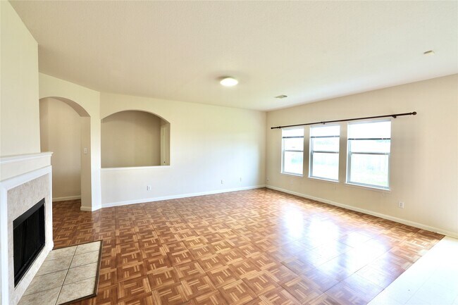 Foto del edificio - 2239 Enchanted Park Ln