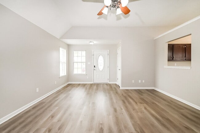 Building Photo - 5570 Alexandria Ln