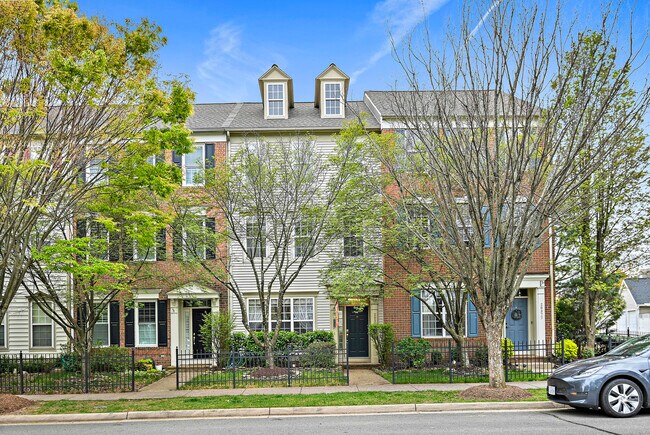 Building Photo - 20379 Tholen St