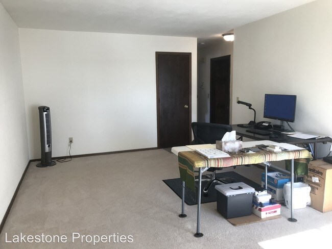 Building Photo - 5110 Pebblebrook Dr