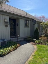 Building Photo - 235 Heritage Vlg