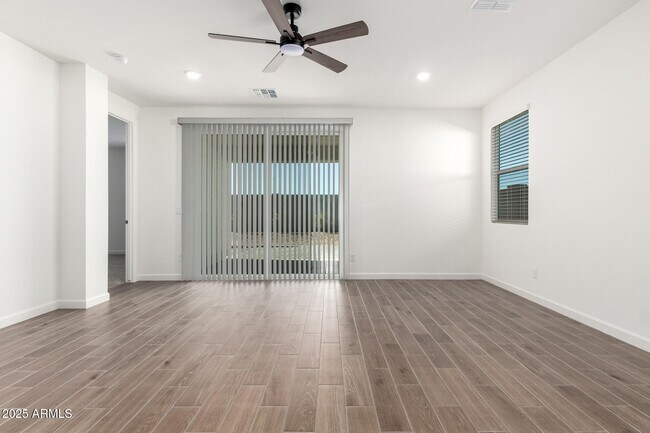 Foto del edificio - 17818 W Vogel Ave