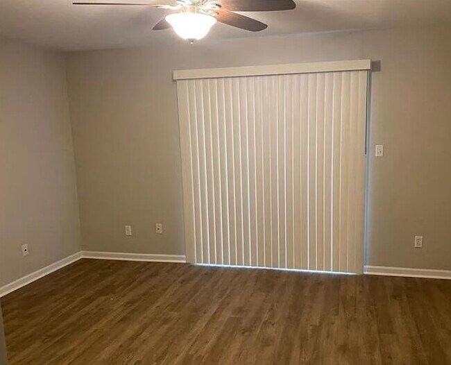 Foto del edificio - 3099 Reeves St