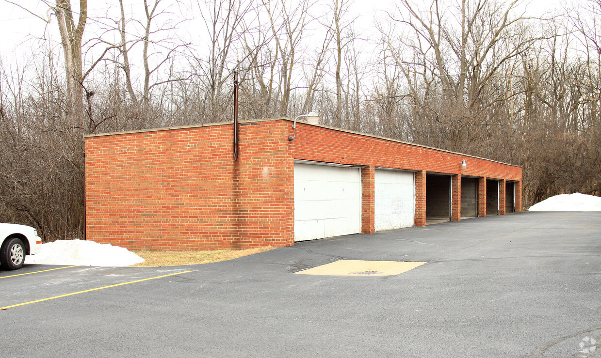 Garage - Center Park Apartments