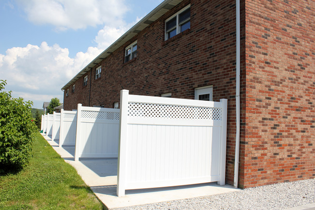 Building Photo - Stonehaven Townhomes and Apartments