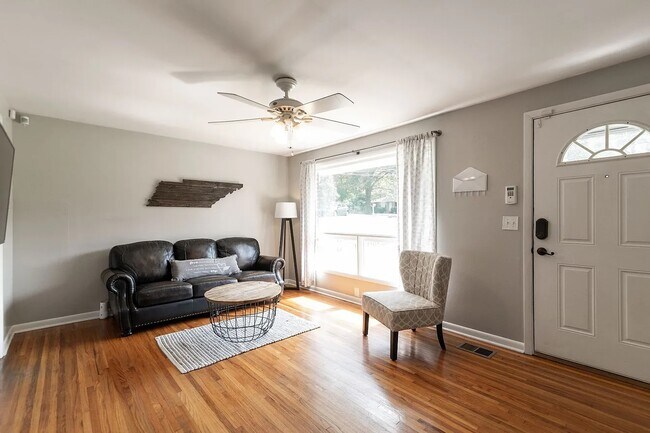 Foto del edificio - 4117 Edwards Ave